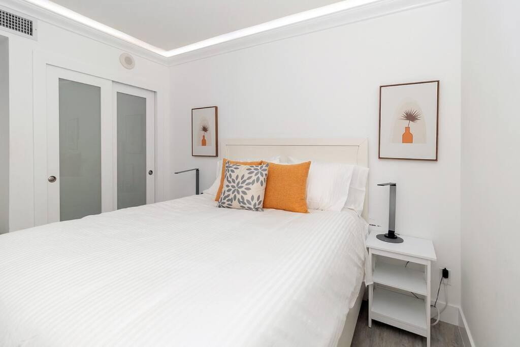 Stunning & Spacious Resort-Style Condo Across From Beach! Маями Бийч Екстериор снимка